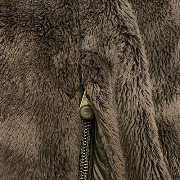 The North Face Women's Classic Black Jacket - Picture 8 of 14